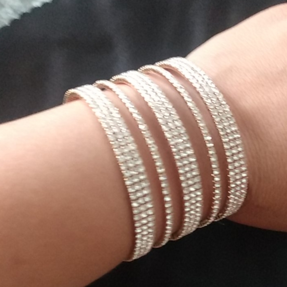 Jewelry - Picture 5 of 6